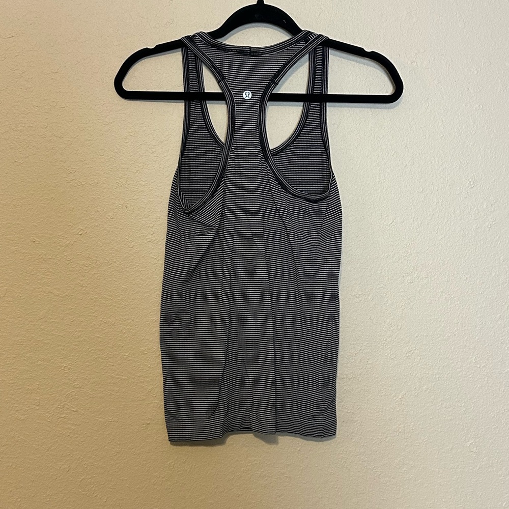 Lululemon Swiftly Tech Racerback Black & White Striped Tank‎ Top Size 4 - Picture 6 of 8